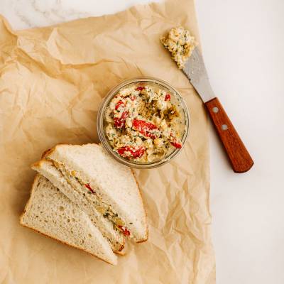 Tabbouleh-style crushed chickpeas sandwich